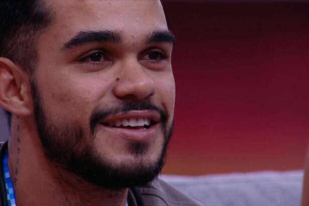 João Pedro chora no almoço do Anjo no BBB 25 ao ver presente do anjo
