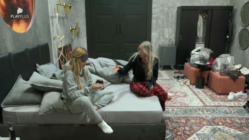 Giovanna e Tali em conversa no quarto do Power Couple