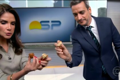 Sabina simonato e tiago scheuer comendo as coxinhas no estúdio do bom dia sp