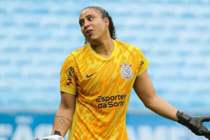 Letícia, goleira do Corinthians, em trecho de partida