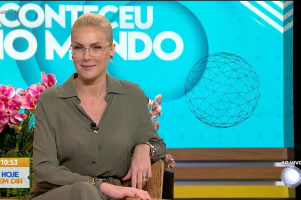 Ana Hickmann sentada no sofá do Hoje em Dia