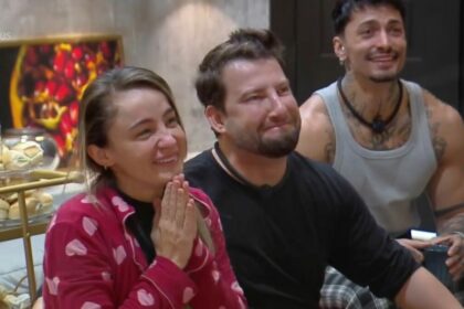 Gi e Eros Prado emocionados com o vídeo da família no Power Couple Brasil