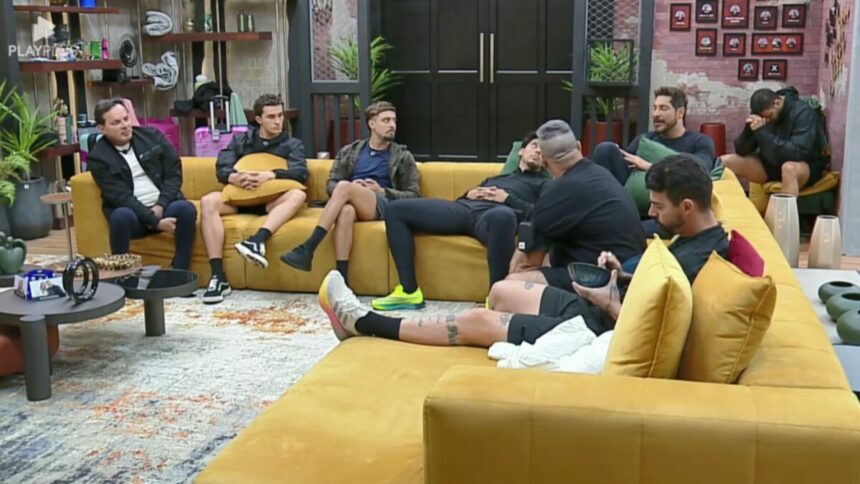 Homens reunidos na Sala, esperando a Prova dos Homens no Power Couple