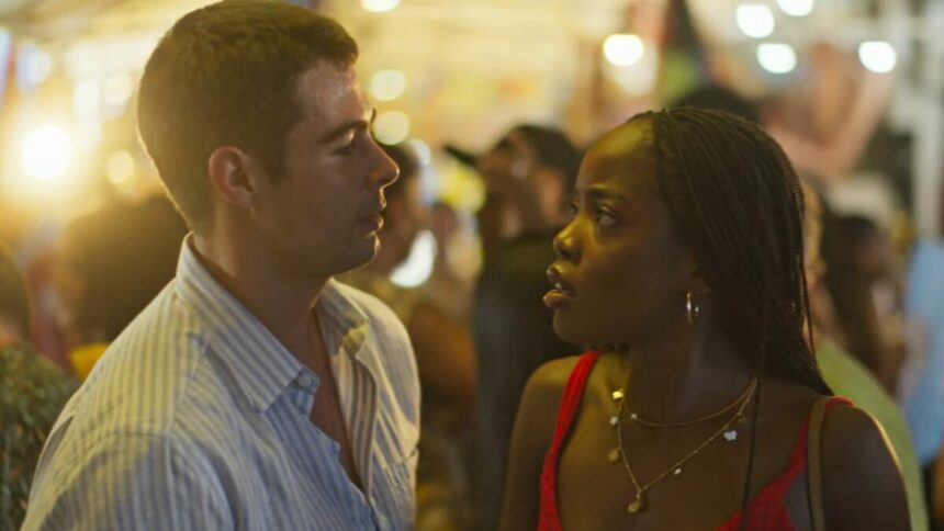Leona (Clara Moneke) e Davi (Rafael Vitti) em trecho do capítulo de Dona de Mim