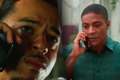 Ryan segura microfone e liga para Marlon que atende em uma rua em cena da novela Dona de Mim