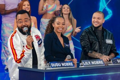 Dudu Nobre, Lily Nobre e Suel no cenário do Programa Silvio Santos