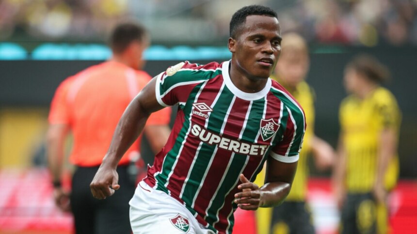 Jhon Arias em trecho do jogo Fluminense x Borussia Dortmund pela estreia da Copa do Mundo de Clubes
