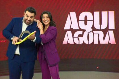 Macedão da Chinelada e Daniele Brandi no cenário do Aqui Agora