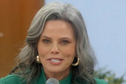 Maria Cândida em trecho de participação no sofá do Encontro