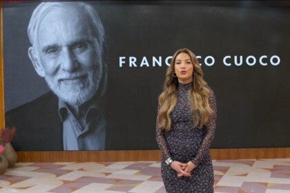 Patrícia Poeta homenageiando Francisco Cuoco no Encontro