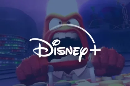 Logo da Disney + na frente do personagem Raiva de divertidamente