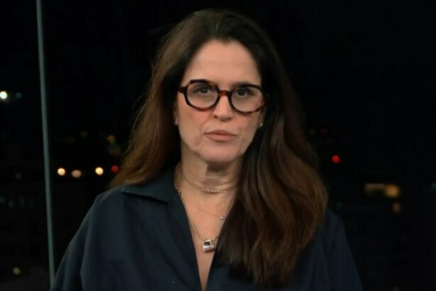 Ana Luiza Guimarães no estúdio do RJ2, em trecho da edição que garantiu alta audiência