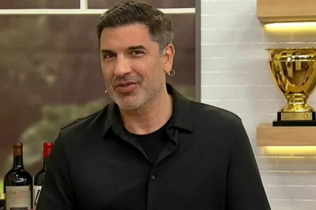 Edu Guedes em trecho do programa Fica Com a Gente na RedeTV!
