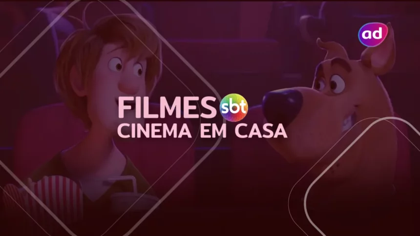 Salsicha come pipoca no cinema ao lado de Scooby na arte dos filmes do Cinema em Casa do SBT