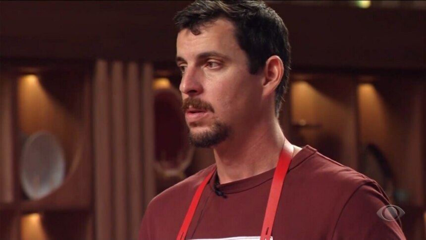 Felipe Bruzzi em trecho da semifinal do MasterChef Brasil