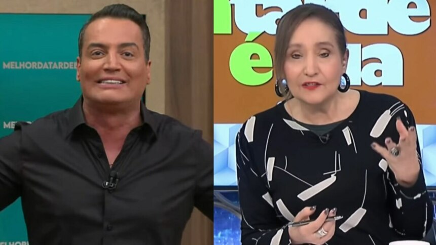 A imagem é uma montagem de duas fotos. Na foto da esquerda, Léo Dias sorri, olhando diretamente para a câmera. Ele veste uma camisa social preta e está em frente a um painel que repete a frase "MELHOR DA TARDE". Na foto da direita, a apresentadora Sônia Abrão segura uma caneta e gesticula com a mão, com uma expressão séria. Ela usa um vestido preto e branco com estampa abstrata e brincos grandes no cenário do A Tarde é Sua.