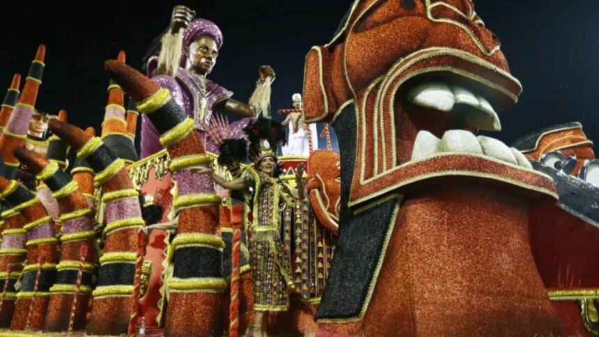 Pérola Negra em trecho do desfile no grupo de acesso do Carnaval 2025 em São Paulo