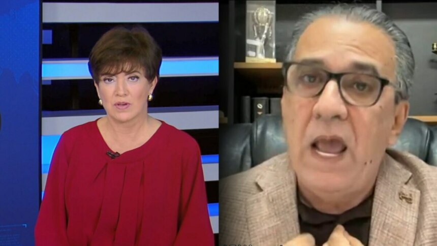 Dois quadros mostrando a apresentadora do Jornal da Record 24h e o pastor Silas Malafaia durante transmissão de áudios polêmicos. A apresentadora veste vermelho e está diante de um fundo com listras azuis e brancas, enquanto Malafaia aparece em chamada de vídeo, gesticulando com expressão exaltada, em frente a uma estante com troféus.