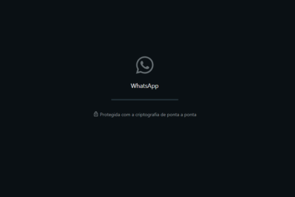 Tela de carregamento do WhatsApp Web com o logo