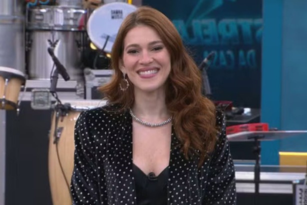 Ana Clara no estúdio do Estrela da Casa