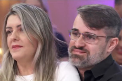 Guilherme e Cris, casal, após pedido de casamento no Encontro