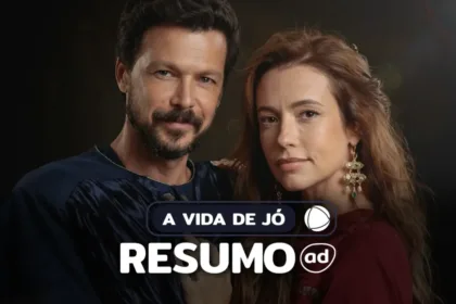 Protagonistas da série abraçados na arte do resumo de A Vida de Jó