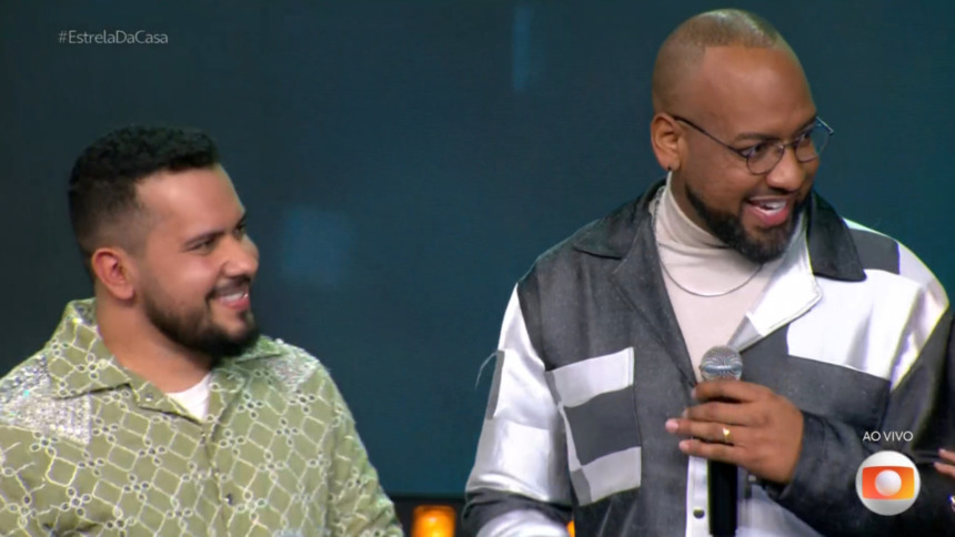 Janício e Sudário lado lado a no palco do Festival do Estrela da Casa após eliminação
