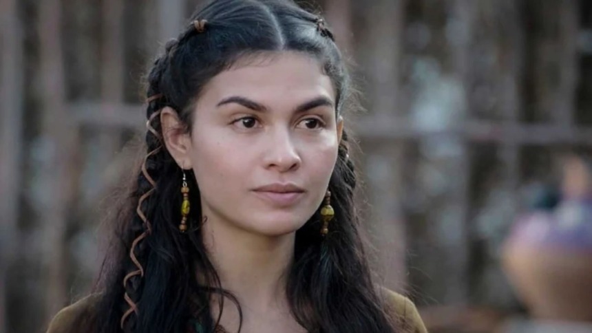 Allana Lopes, vivendo Bila em trecho da novela Gênesis