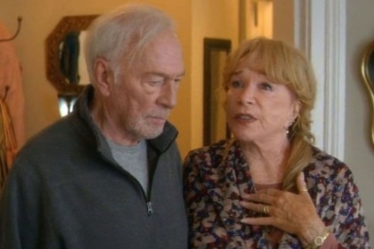 Elsa (Shirley MacLaine) e Fred (Christopher Plummer) em trecho do filme Elsa e Fred: Um Amor de Paixão