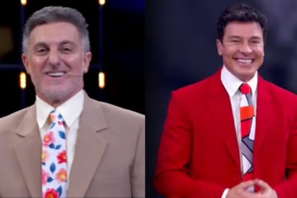Montagem de dois apresentadores no Domingão. À esquerda, Luciano Huck sorri, vestindo um terno bege e uma gravata estampada com flores. À direita, Rodrigo Faro sorri, vestindo um blazer vermelho e uma gravata com estampa geométrica vermelha, laranja e cinza.