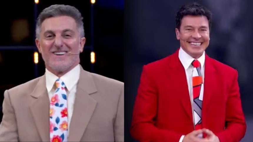 Montagem de dois apresentadores no Domingão. À esquerda, Luciano Huck sorri, vestindo um terno bege e uma gravata estampada com flores. À direita, Rodrigo Faro sorri, vestindo um blazer vermelho e uma gravata com estampa geométrica vermelha, laranja e cinza.