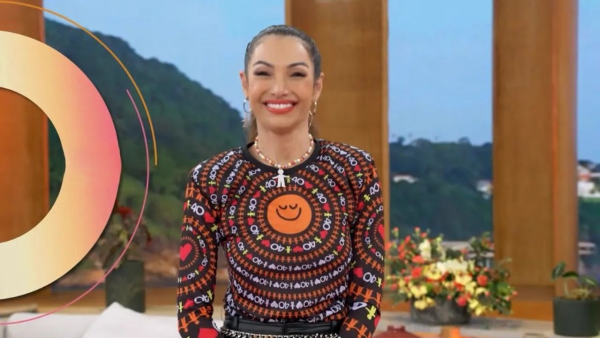 Patrícia Poeta sorrindo na chamada do programa desta terça-feira (28)