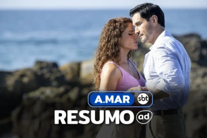 Protagonistas se olham em frente a uma praia na arte do Resumo de A.Mar novela mexicana do SBT