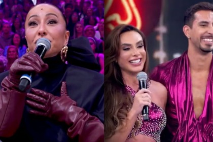Montagem de dois momentos do Dança dos Famosos. À esquerda, a apresentadora Sabrina Sato usa um look preto com luvas de couro vinho e fala ao microfone. À direita, a influenciadora Nicole Bahls (vestido brilhante roxo) sorri enquanto seu coreógrafo (terno rosa choque) também sorri ao fundo.
