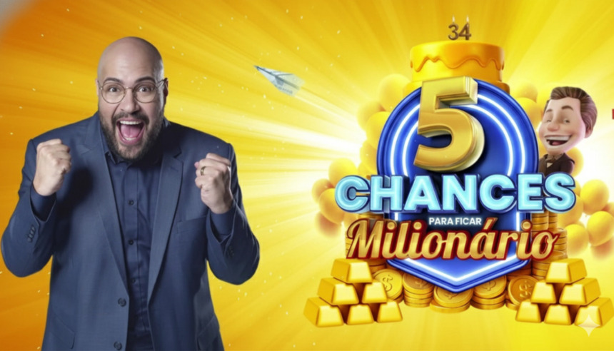 Thiago Abravanel vibrando de alegria ao lado do Silvinho com o logo 5 chances para ficar milionário da Tele Sena de Aniversário 2025