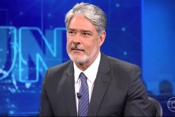 William Bonner em trecho de despedida na bancada do Jornal Nacional