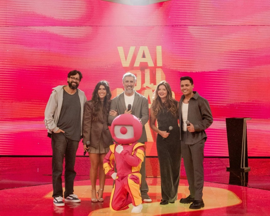 Marcos Mion recebe Fernando Caruso, Luana Zucoloto, Mariana Santos e Felipe Araújo no palco do novo quadro Vai ou Não Vai? do Caldeirão