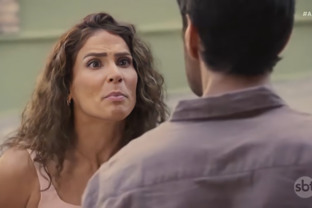 Estrella (Eva Cedeño) em cena da novela A.Mar no SBT