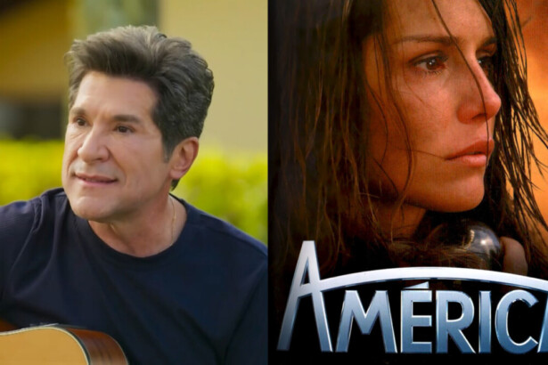 Daniel ao lado do poster da novela América
