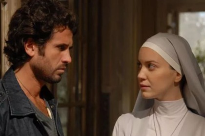 Zeca (Eriberto Leão) e Maria Rita (Nathalia Dill) em cena da novela Paraíso
