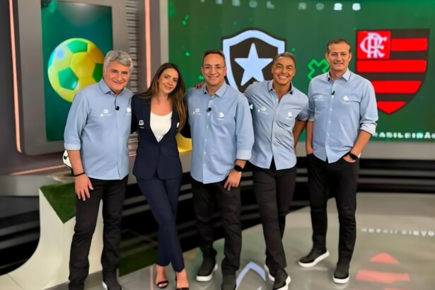 Cleber Machado, Paloma Tocci, Maurício Noriega, Dodô e Sálvio Spínola no cenário de esportes da RECORD