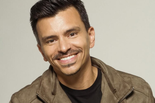 Autor Gustavo Reiz sorridente