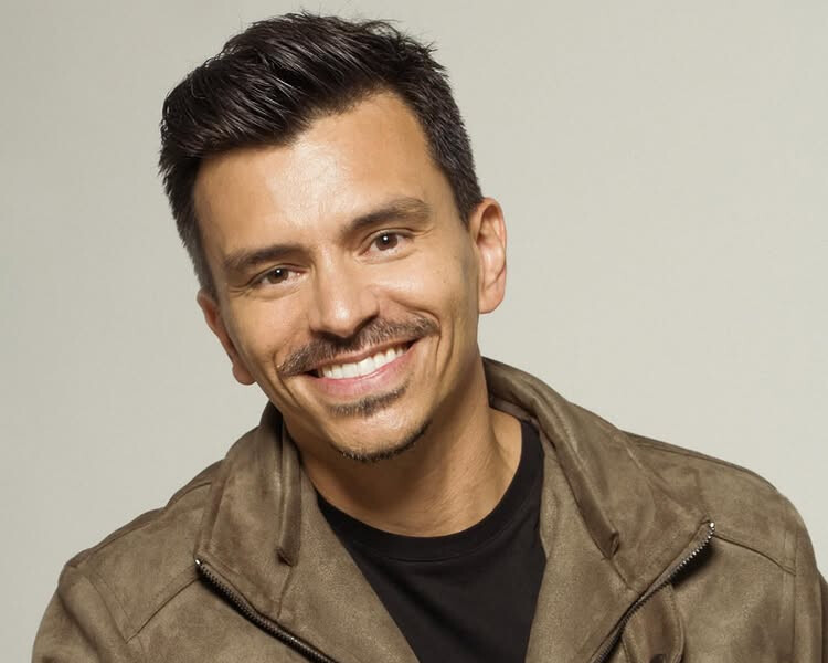 Autor Gustavo Reiz sorridente