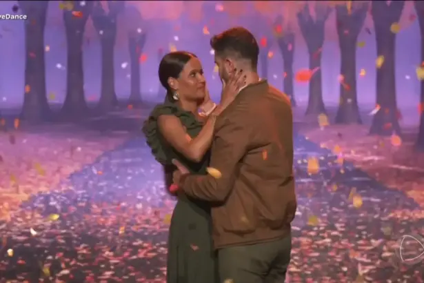 Casal se acaricia em cena de Love & Dance na RECORD