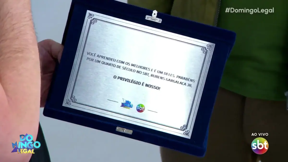 Placa do Domingo Legal para Rubens Gargalaca