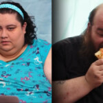Vianey completamente obesa sentada no sofá, Allen também muito obeso comendo uma pizza em cena de Quilos Mortais