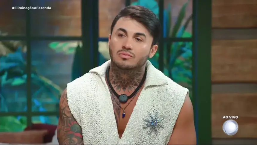 Wallas chorando antes de ser eliminado em A Fazenda 17