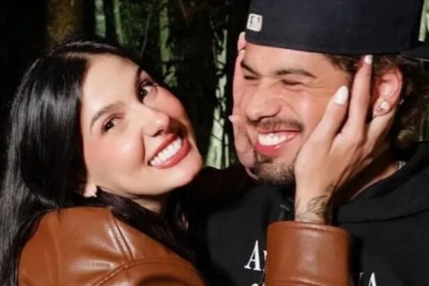 Ana Castela e Zé Felipe trocando carinhos