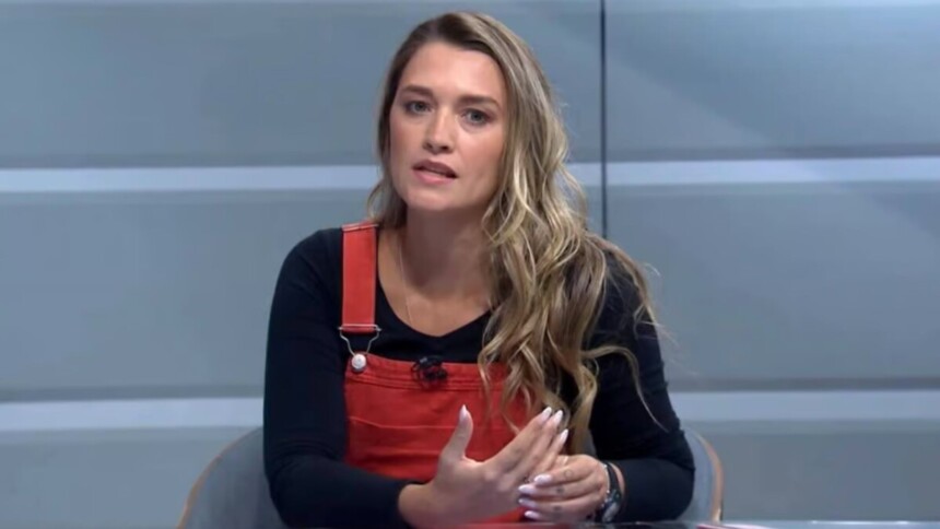 Comentarista Ana Thaís Matos participando de programa esportivo na Globo