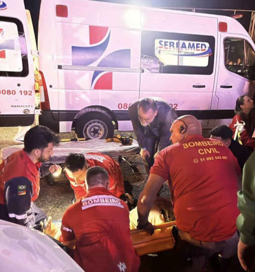 Bombeiros atendem um atropelamento no show de Roberto Carlos